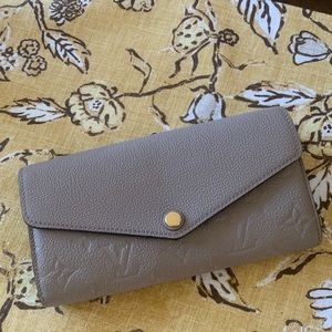 LOUIS VUITTON Sarah wallet